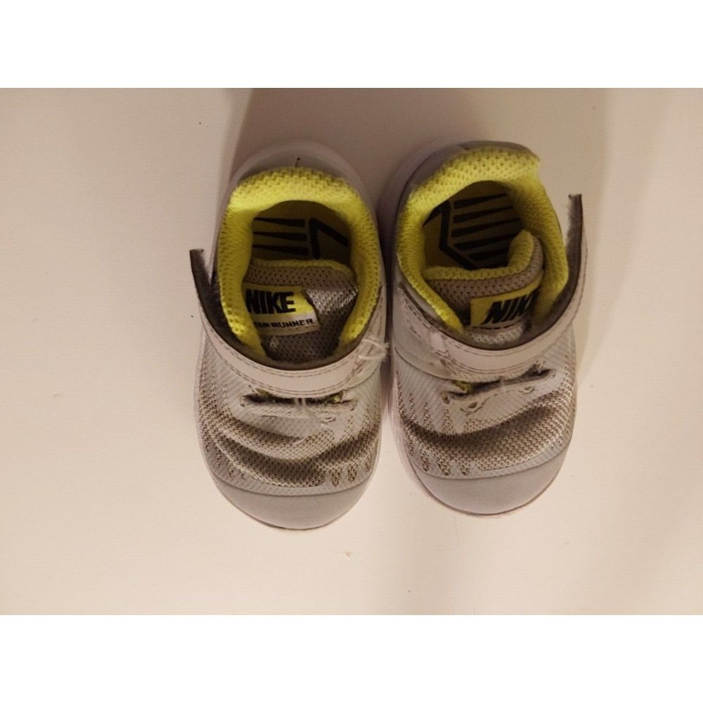 NIKE Star Runner Toddler Size 3C Light Grey Green Silver Volt Shoes 907255-002